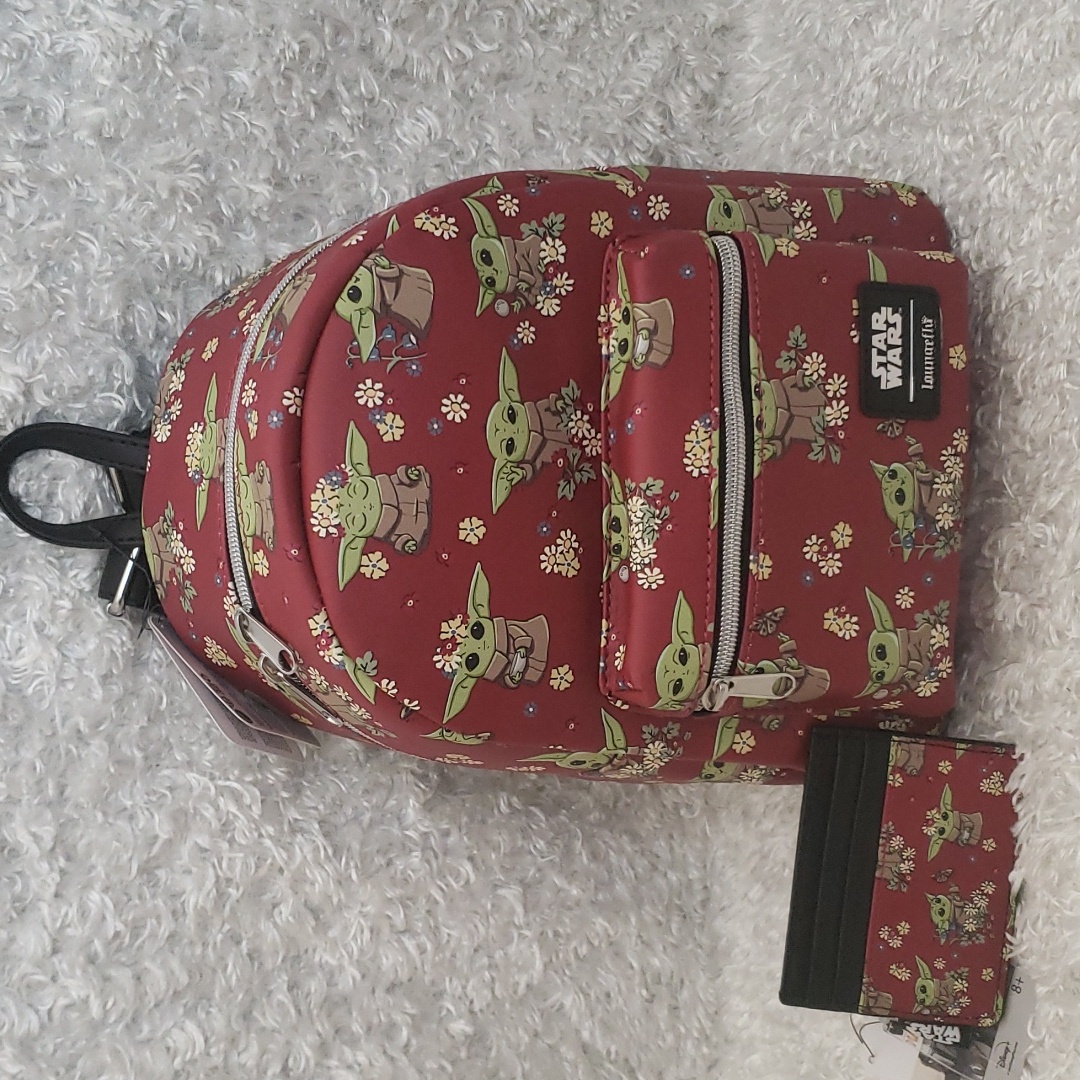 Loungefly Star Wars The Child Mandalorian Mini Backpack And Cardholder
